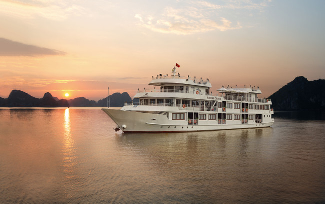 Bai Tu Long Bay 2 Day, 1 Night Cruise photo