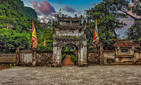 Hanoi to Ninh Binh - Landscape and Boat Trip photo 2