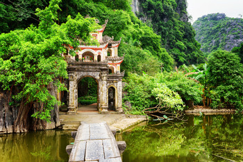 Ninh Binh Day Tour: Hoa Lu, Ancient Capital & Boat Ride photo 4