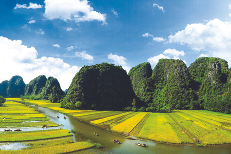 Ninh Binh Day Tour: Hoa Lu, Ancient Capital & Boat Ride