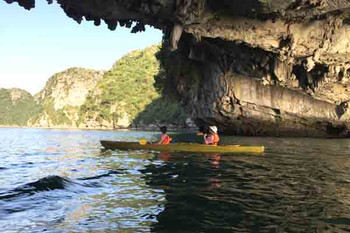 A DAY CRUISE HALONG BAY (PRIVATE TOUR) L