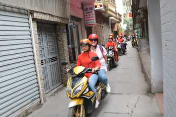 Hanoi Foodie Tour by Vespa