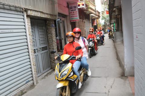 Hanoi Foodie Tour by Vespa Vietnam