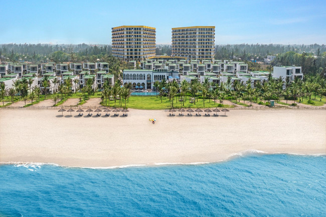 Wyndham beachfront resort and villas photo