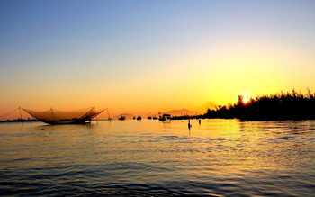 Romantic Dining - Sunset Boat Trip on Hoi An River photo 5