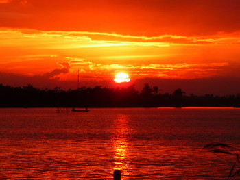 Romantic Dining - Sunset Boat Trip on Hoi An River photo 3
