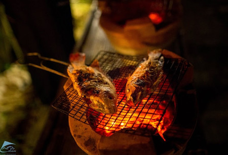 Romantic Dinning on Bamboo Raft in Hoi An  photo 3