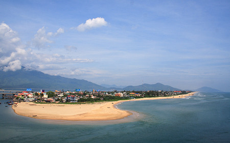 Hue to Da Nang photo 2