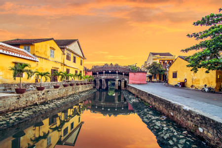 Hue Drive to Hoi An and Old Town Walking Tour photo 3