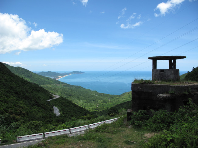 Hue Drive to Hoi An and Old Town Walking Tour