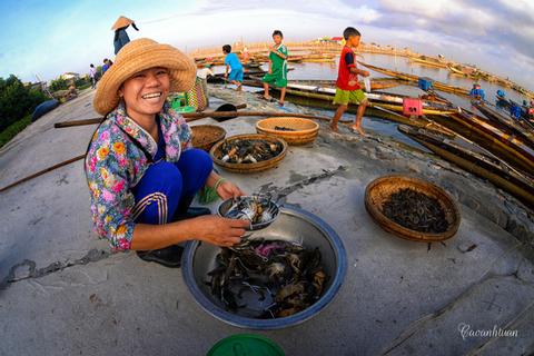 Chuon Lagoon Tour and Seafood Dinner