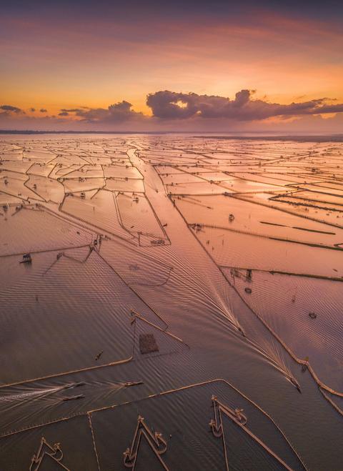 Chuon Lagoon Tour and Seafood Dinner Vietnam
