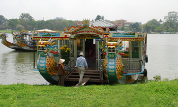 Hue Deluxe Group Tour
