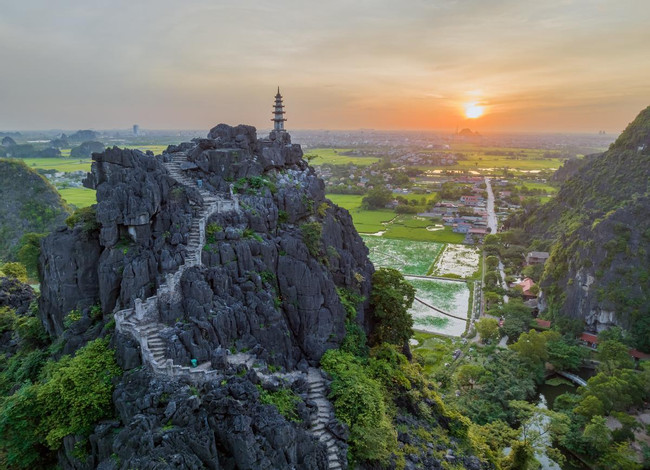 Ninh Binh Day Tour: Mua Cave / Panorama View - Boat Trip