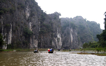 Ninh Binh Day Tour: Mua Cave / Panorama View - Boat Trip photo 5