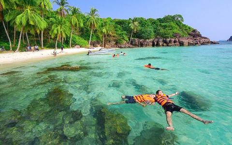 Mong Tay, Gam Ghi & May Rut Islands Vietnam