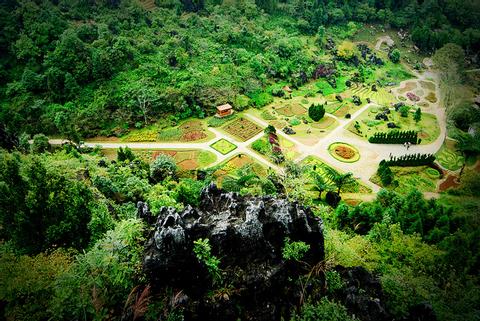 Experience Sapa 3 Days Tour by Train and Bus Vietnam