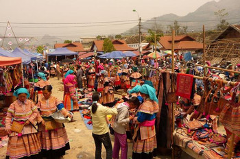 Sapa Minority Market Day Tour photo 2