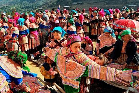 Sapa Minority Market Day Tour