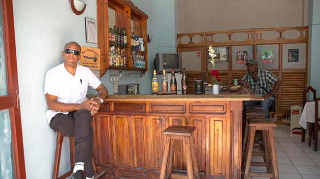 photographing%20cubans